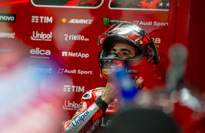 Francesco Bagnaia rebut hat-trick pole MotoGP Malaysia 2025. Kalahkan Alex Marquez & Morbidelli, siap tempur di Sprint Sepang.