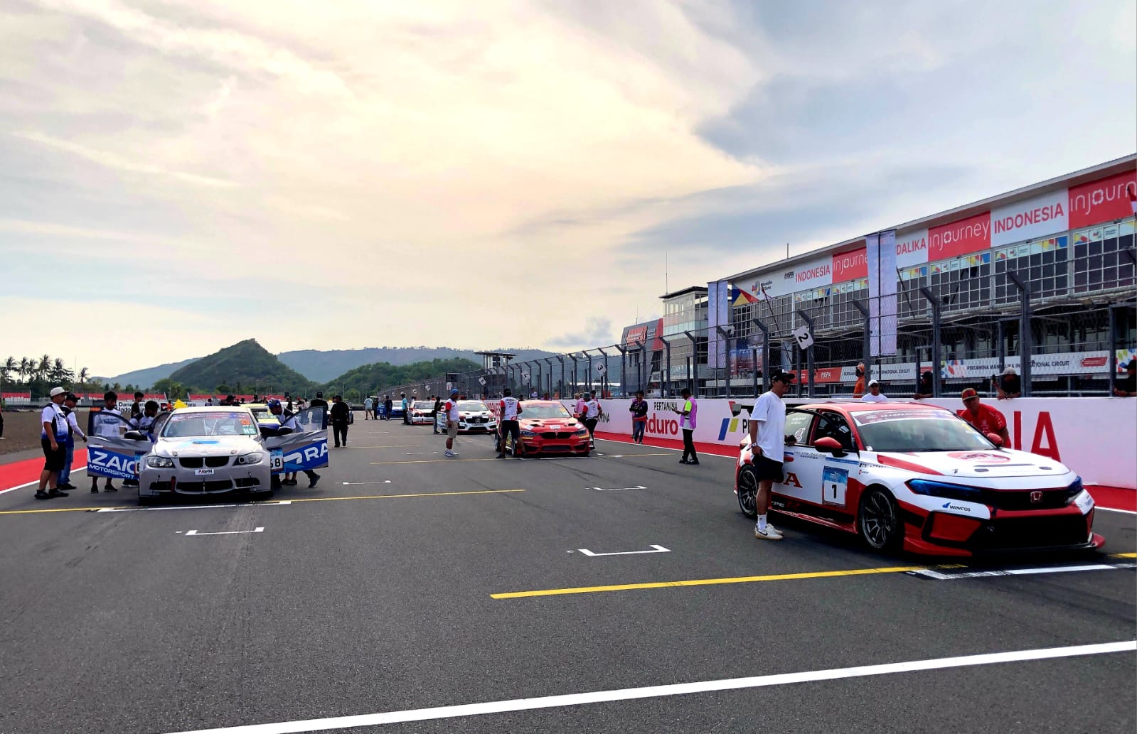 GASPOL: Sejumlah pembalap bersama timnya siap menjajal Sirkuit Mandalika dalam ajang Mandalika Festival of Speed 2025, Sabtu (25/10).
