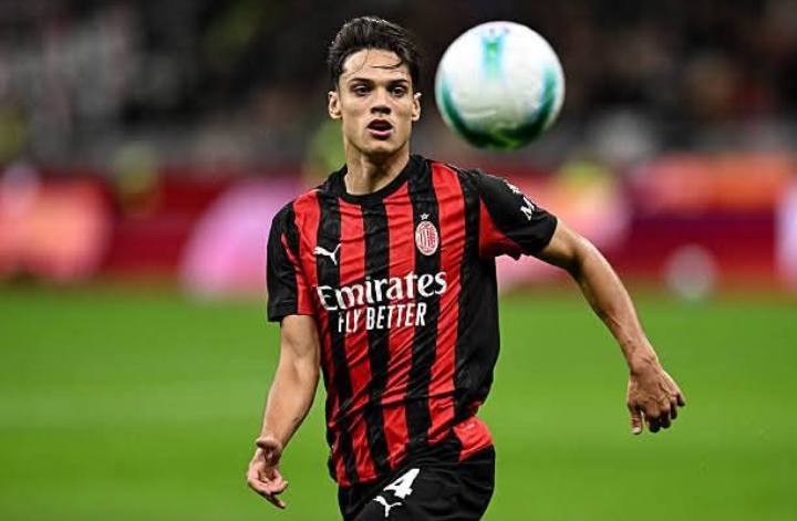 Samuele Ricci, pemain tengah AC Milan.