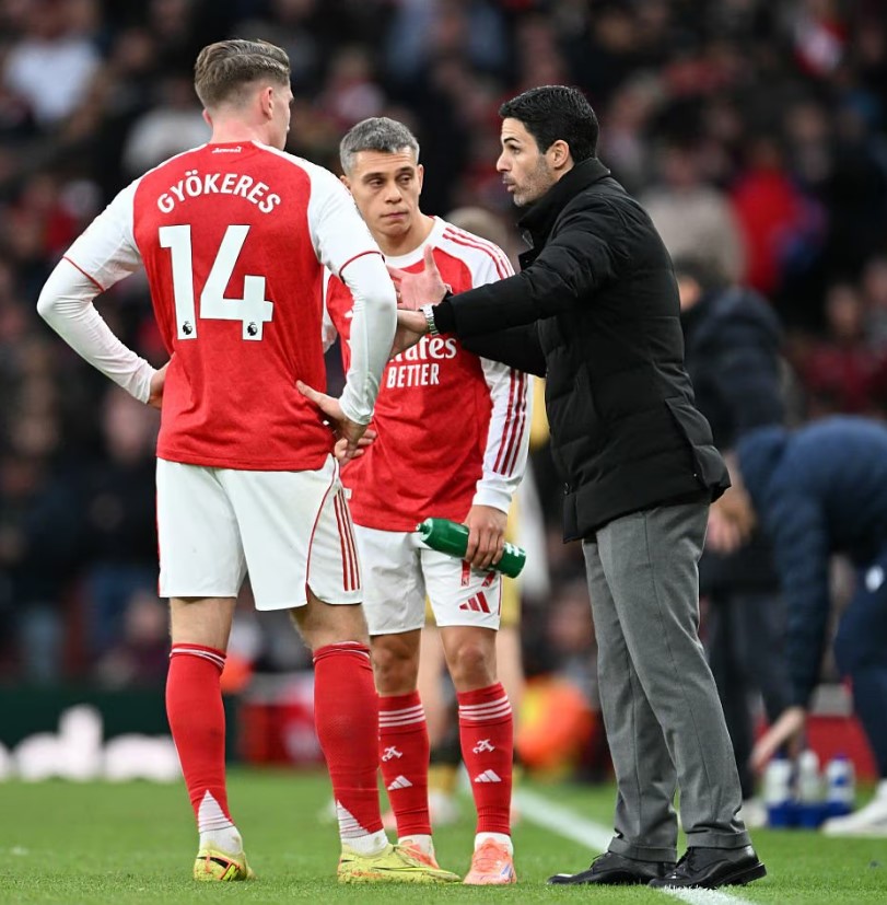 Pelatih Arsenal Mikel Arteta saat memberikan arahan pada pemainnya.
