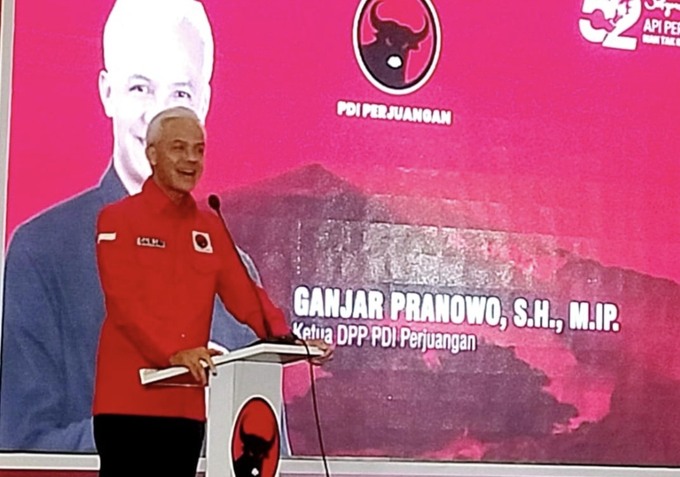 Ketua DPP PDIP Ganjar Pranowo berpesan ke para kader PDIP NTB untuk mengevaluasi hasil Pemilu 2024 serta bekerja keras untuk Pemilu 2029.