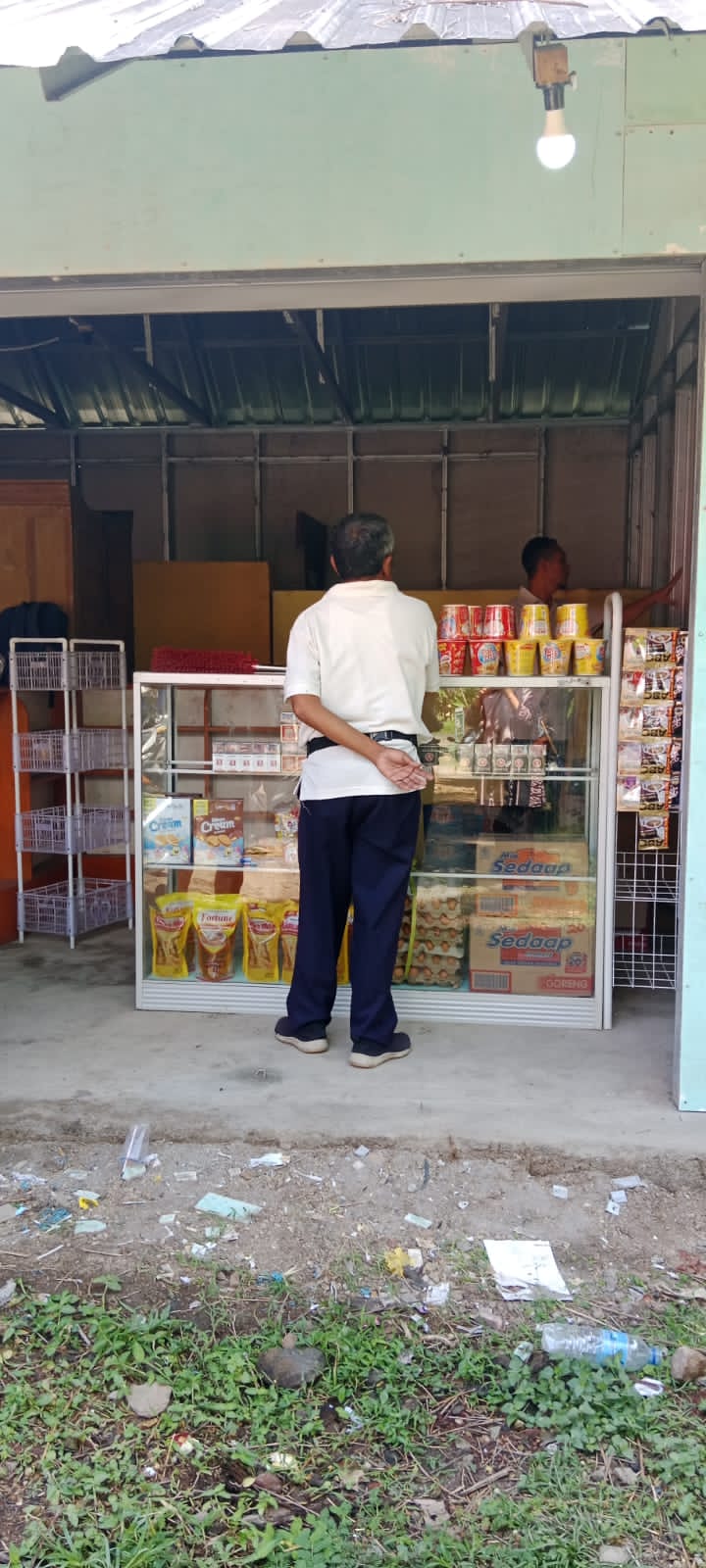 SUDAH AKTIF: Gerai salah satu KMP di Kecamatan Gangga yang buka usaha penjualan sembako