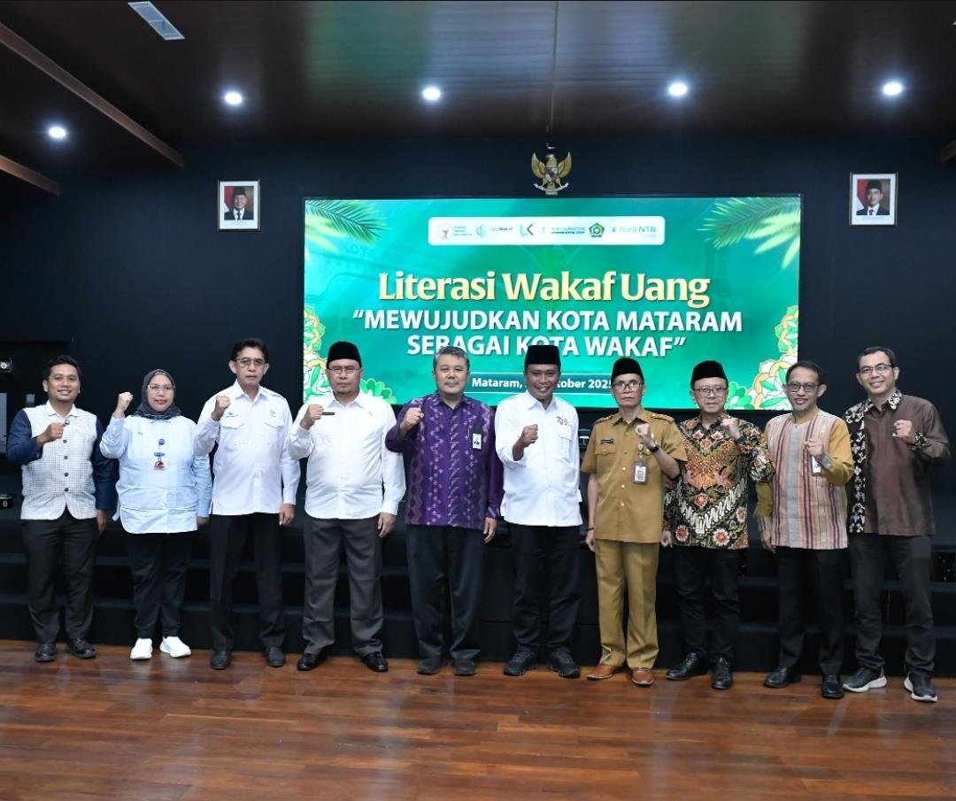 DUKUNG KOTA WAKAF: Perwakilan Pemkot Mataram, Kemenag NTB, Bank NTB Syariah, dan MIM Foundation saat literasi tentang wakaf uang, beberapa hari lalu.