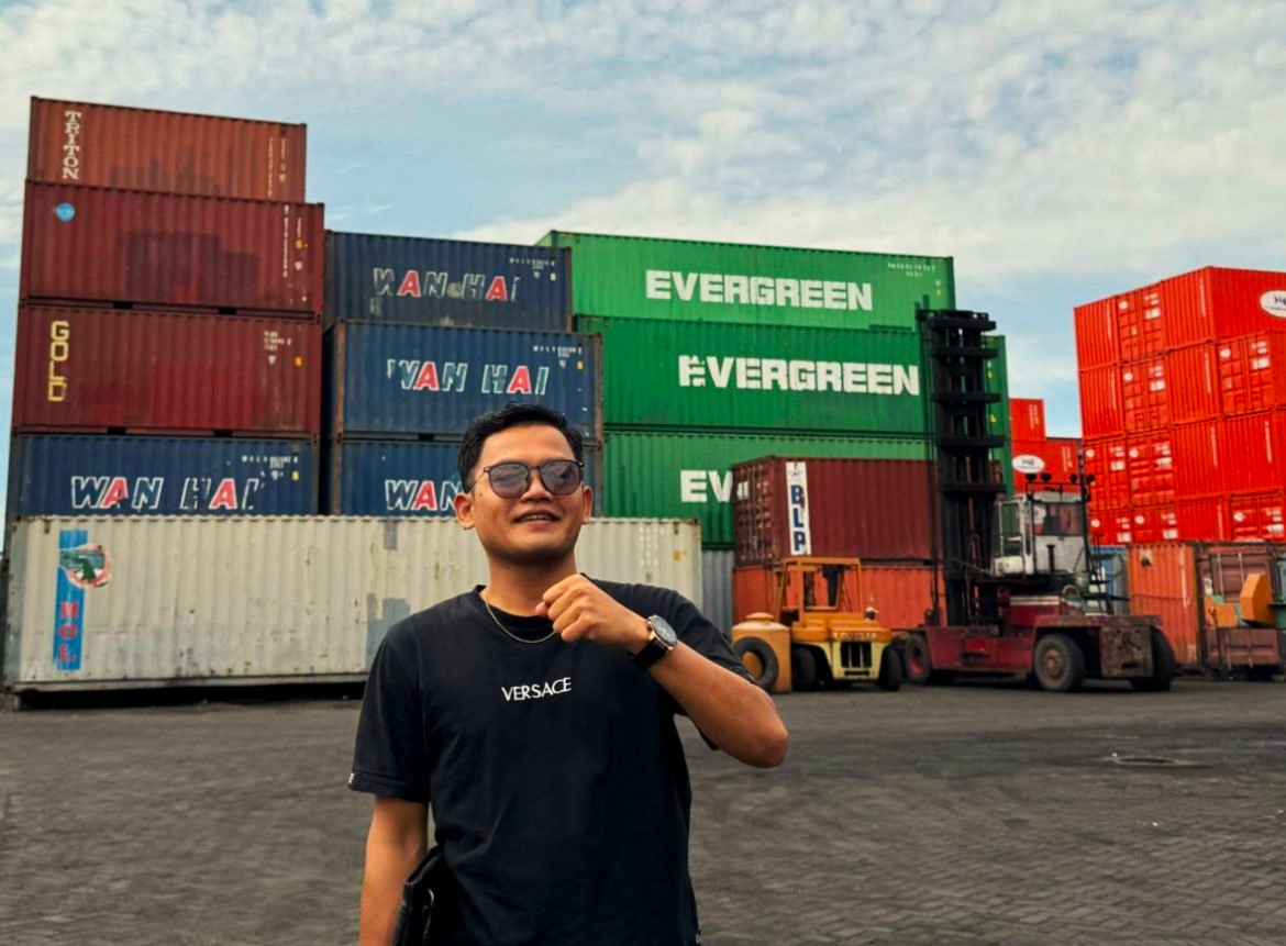 SUKSES: Eka Aprianto, eksportir kopi asal Lombok Tengah (Loteng).