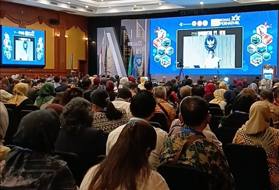 Menkes Budi Gunadi Sadikin mengumumkan strategi penguatan layanan primer dan sekunder THT-KL secara nasional.