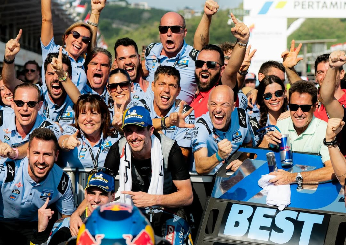 Gresini Racing raih gelar Tim Independen Terbaik MotoGP 2025. Alex Marquez dan Fermin Aldeguer jadi kunci sukses besar tim.