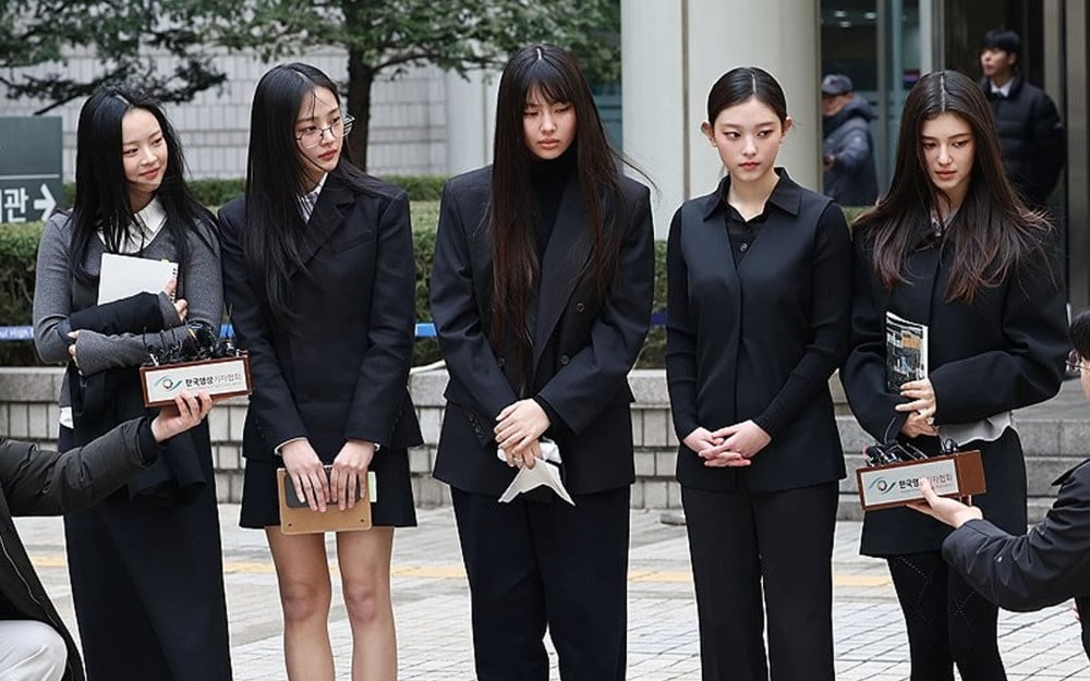 Netizen Korea beramai-ramai serukan agar NewJeans minta maaf pada ILLIT