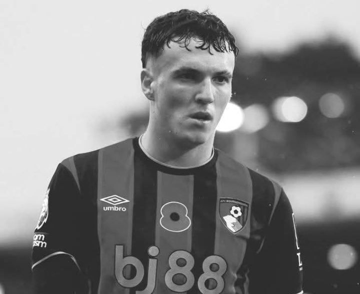 Alex Jimenez, mantan pemain AC Milan yang kini bermain untuk Bournemouth.