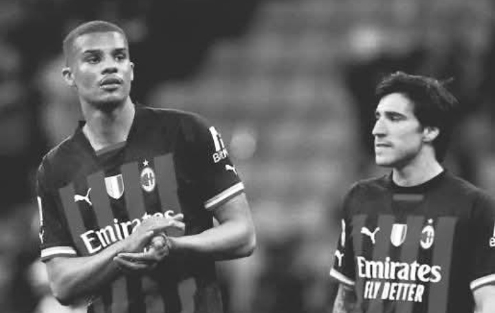 Malick Thiaw dan Sandro Tonali, dua mantan pemain AC Milan yang kini bermain untuk Newcastle United.