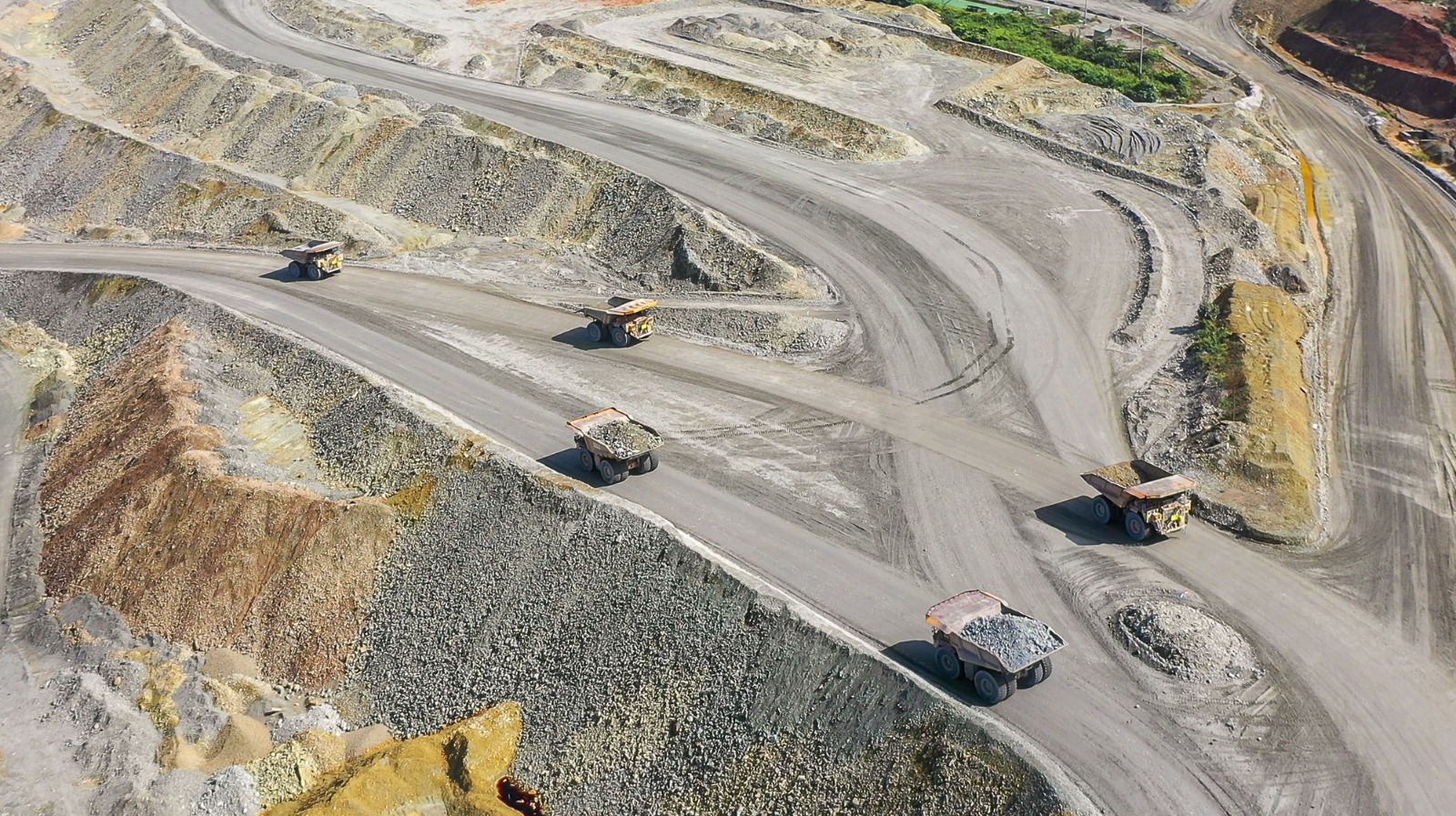 Aktivitas penambangan di Batu Hijau. Sejak 31 Oktober 2025 hingga enam bulan ke depan, Amman Mineral izin ekspor 480 ribu metrik ton konsentrat tembaga.