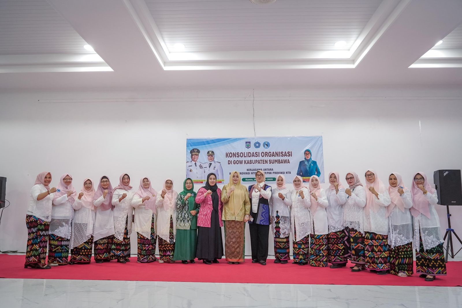 KUNKER: Wagub NTB Indah Dhamayanti Putri saat menghadiri  kegiatan konsolidasi organisasi Gabungan Organisasi Wanita (GOW) Kabupaten Sumbawa, Kamis (30/10).