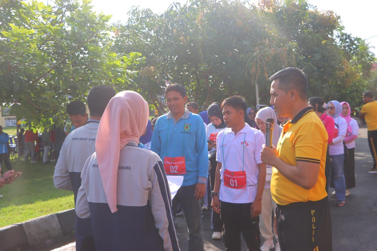 SEHAT BERSAMA: Suasana pelaksanaan GERMAS di Lapangan Mapolres Lombok Utara