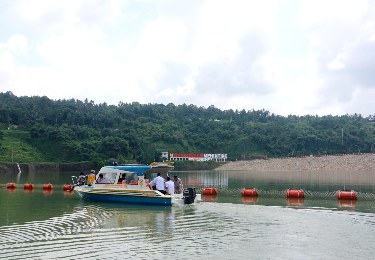 BENDUNGAN: Inilah Bendungan Meninting yang ada di wilayah Lombok Barat yang dibangun dengan amggaran Rp 1,4 triliun.