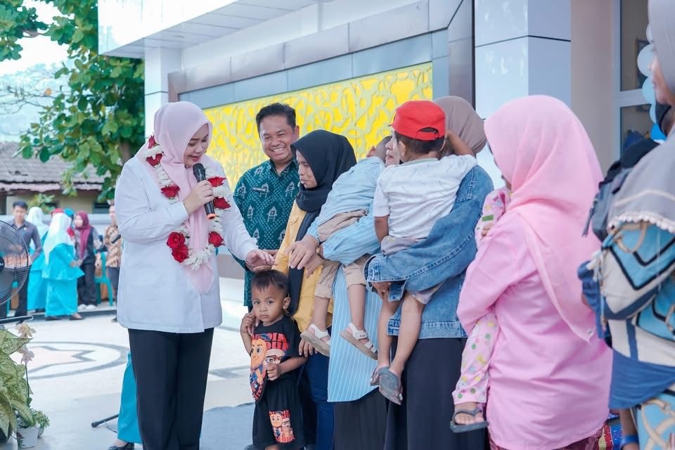 KUNKER: Wagub NTB Indah Dhamayanti Putri saat menghadiri gerakan orang tua penduli stunting di Sumbawa.