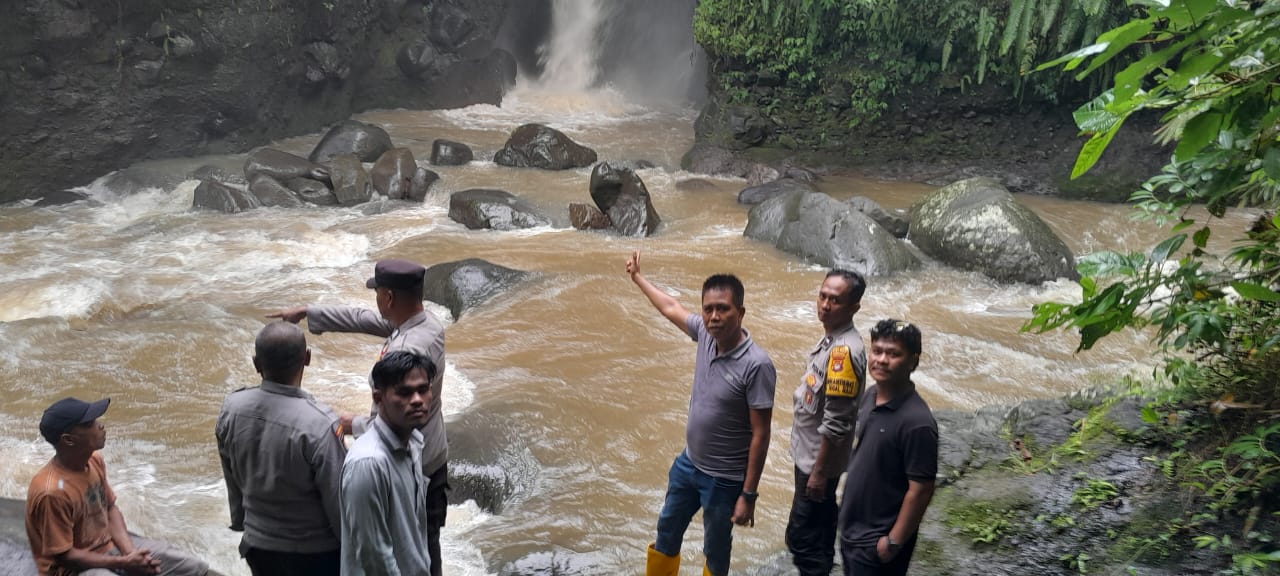 Lokasi pelajar SMA di Lombok Utara hilang terbawa arus