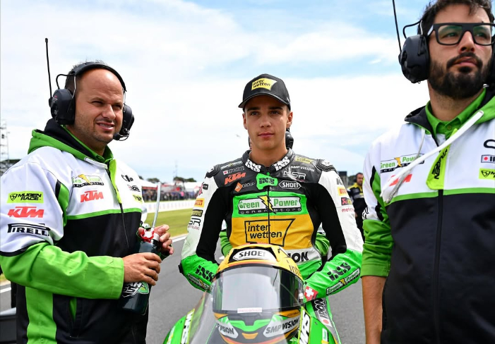 Kondisi Noah Dettwiler kini stabil dan sudah sadar setelah kecelakaan di Moto3 Malaysia. CIP Green Power pastikan ia keluar dari ICU.
