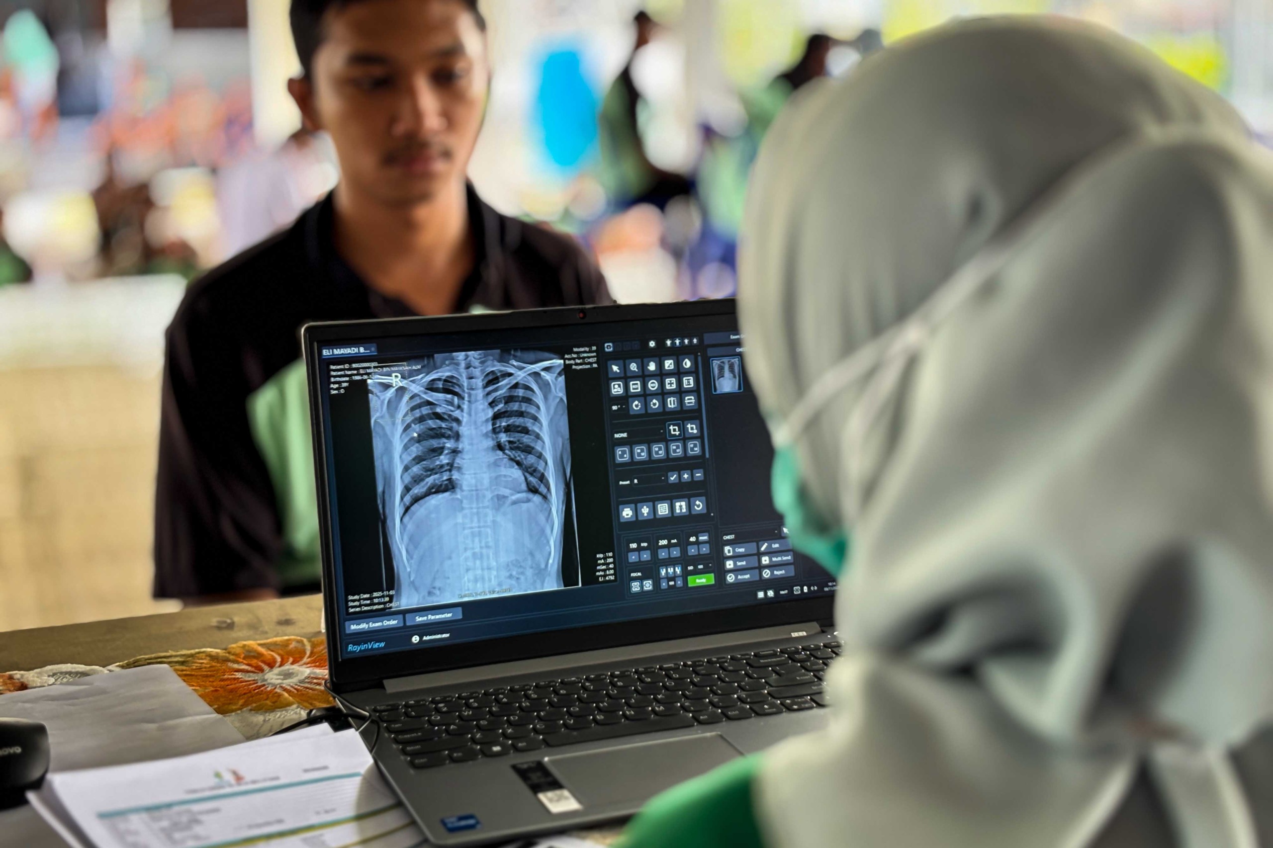 CEK KESEHATAN: Lapas Kelas IIA Lobar melakukan screening TBC bagi warga binaan mencegah terjadinya penularan.