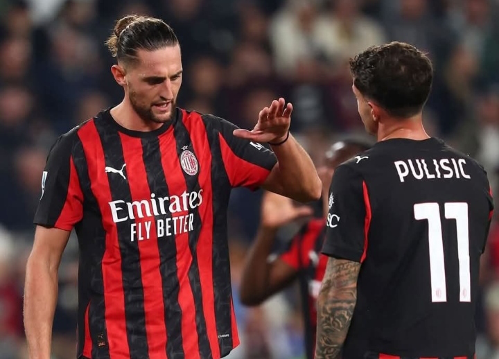 Dua pemain AC Milan, Christian Pulisic dan Adrien Rabiot yang tengah berjuang pulih dari cedera.