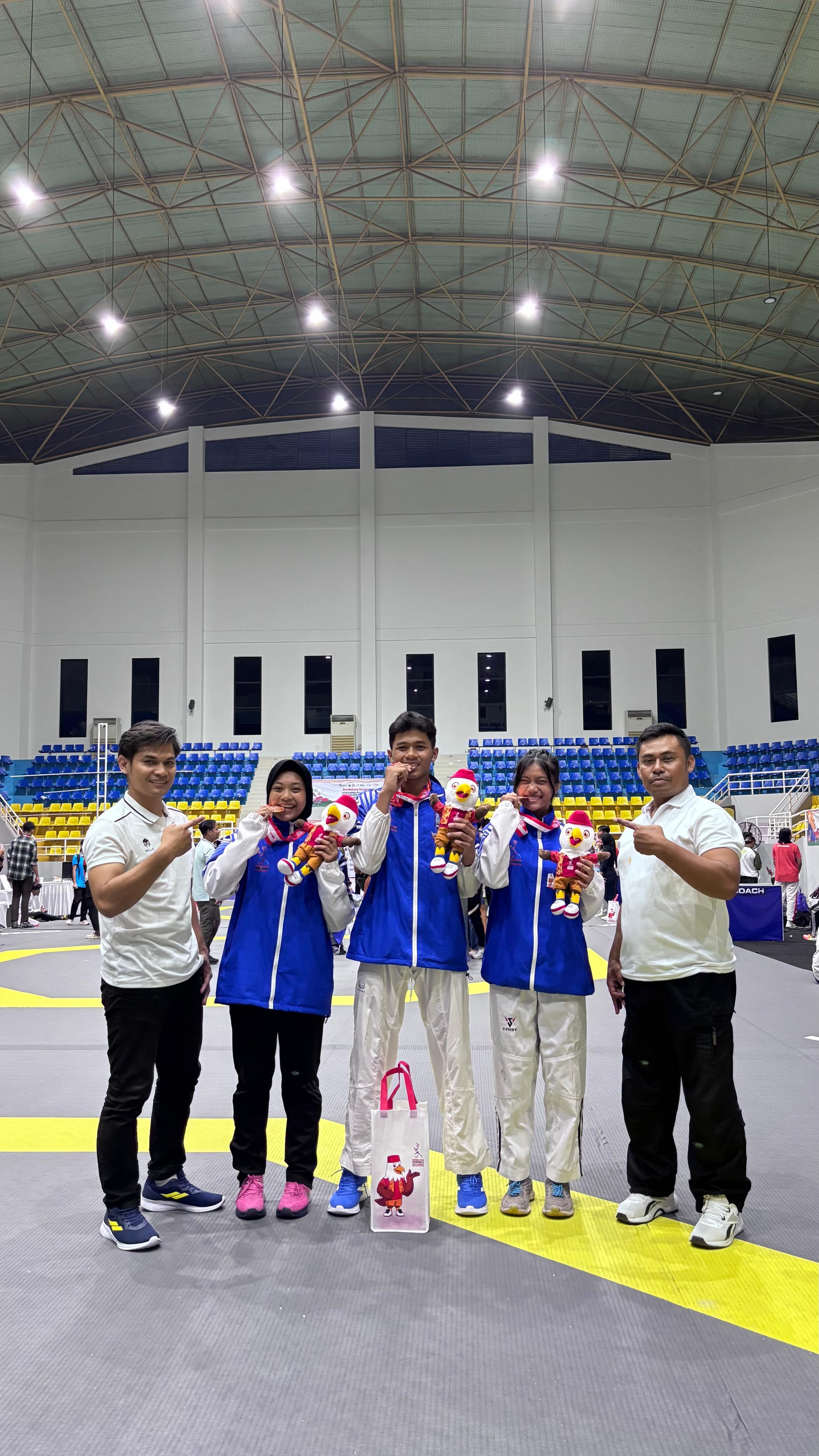 Tiga atlet taekwondo pelajar NTB berhasil meraih medali perunggu di Popnas XVII Jakarta.