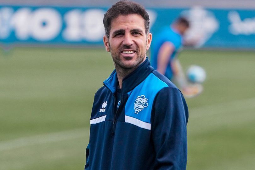 F&agrave;bregas bicara soal hilangnya posisi &ldquo;nomor 10&rdquo; yang kreatif di sepak bola modern: sekarang semua jadi struktur dan robotik.