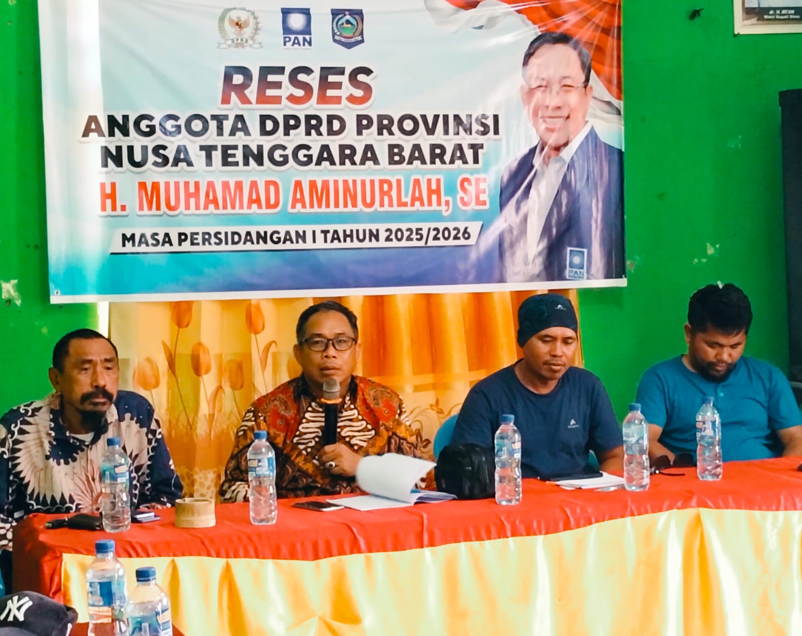 Anggota DPRD Bima Muhammad Aminurlah menyerap aspirasi warga di Kecamatan Wawo, belum lama ini.