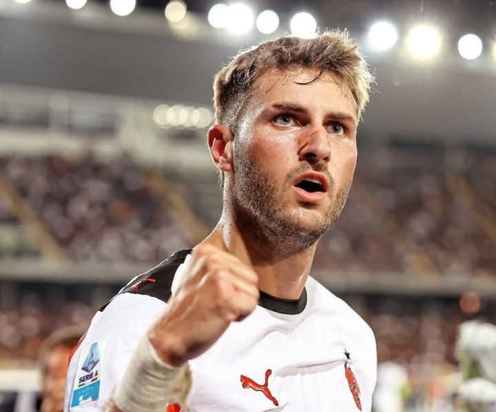 Santiago Gimenez, striker AC Milan yang masih nihil gol di Serie A Italia.