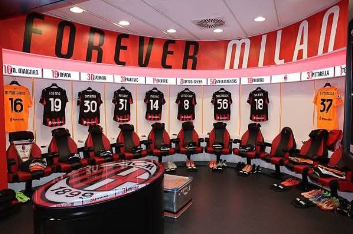 Locker room AC Milan di San Siro.