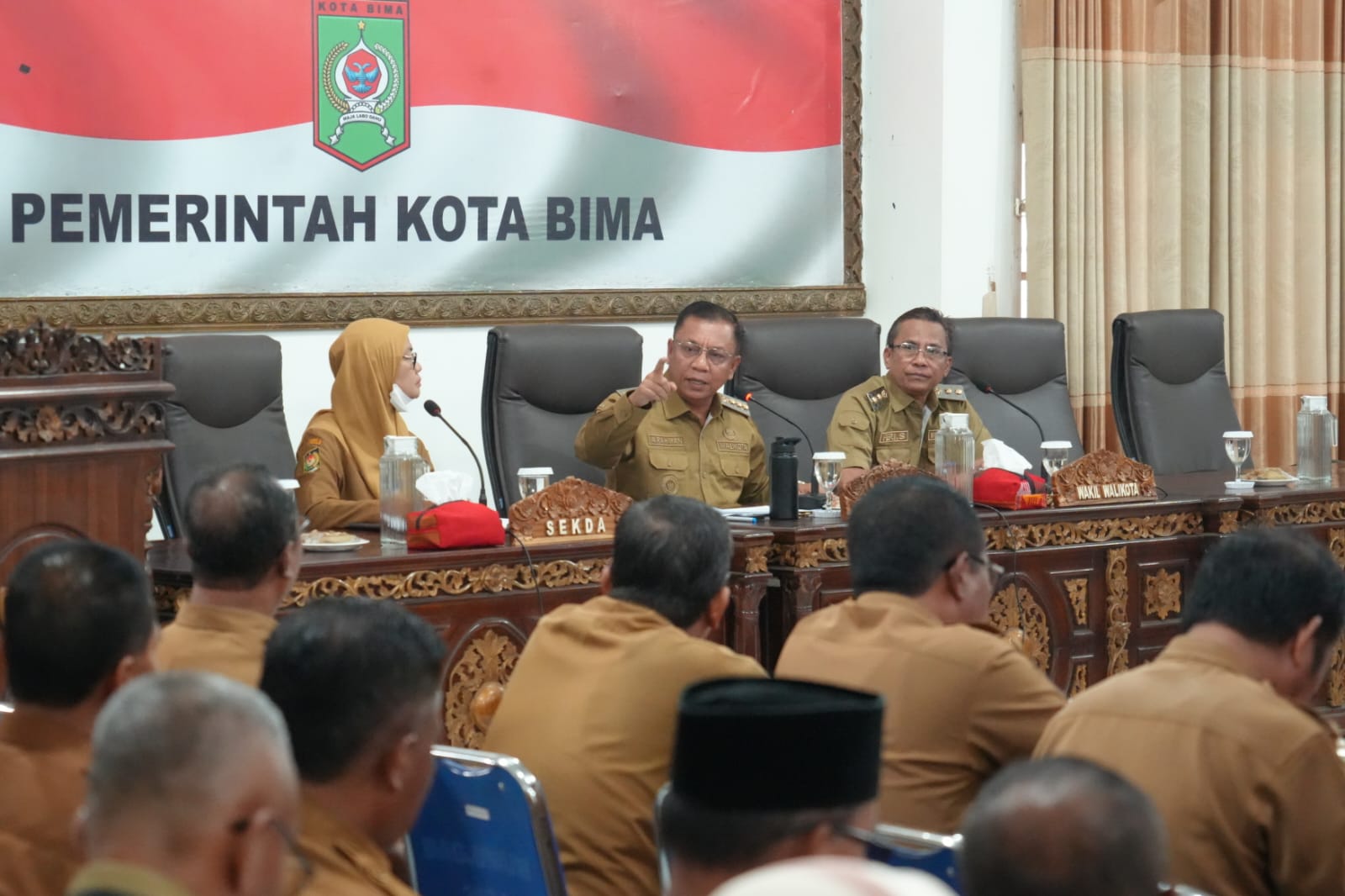 Wali Kota Bima HA Rahman H Abidin menyoroti kerusakan hutan dalam rapat koordinasi pembangunan Kota Bima di aula Maja Labo Dahu, kantor wali kota setempat, Senin (3/11).