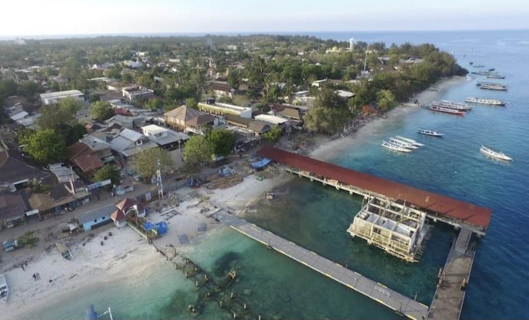 Gili Trawangan dikunjungi ribuan wisatawan per hari. DPRD NTB mendorong perbaikan tata kelola kawasan Gili Tramena untuk mengoptimalkan kontribusi PAD.