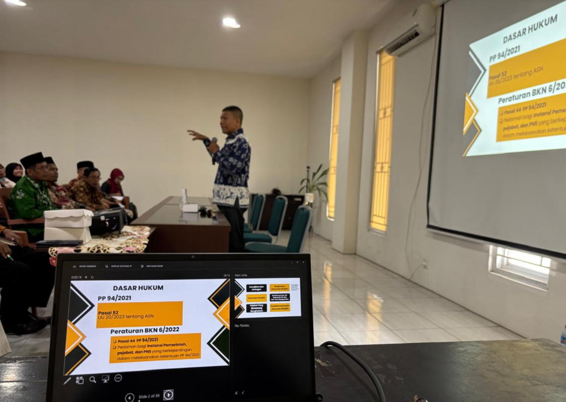 Ahmad Mujahidin menjelaskan dasar hukum penegakan disiplin ASN sesuai PP 94/2021 sebagai panduan bagi pejabat pembina kepegawaian di lingkungan Pemkot Mataram.