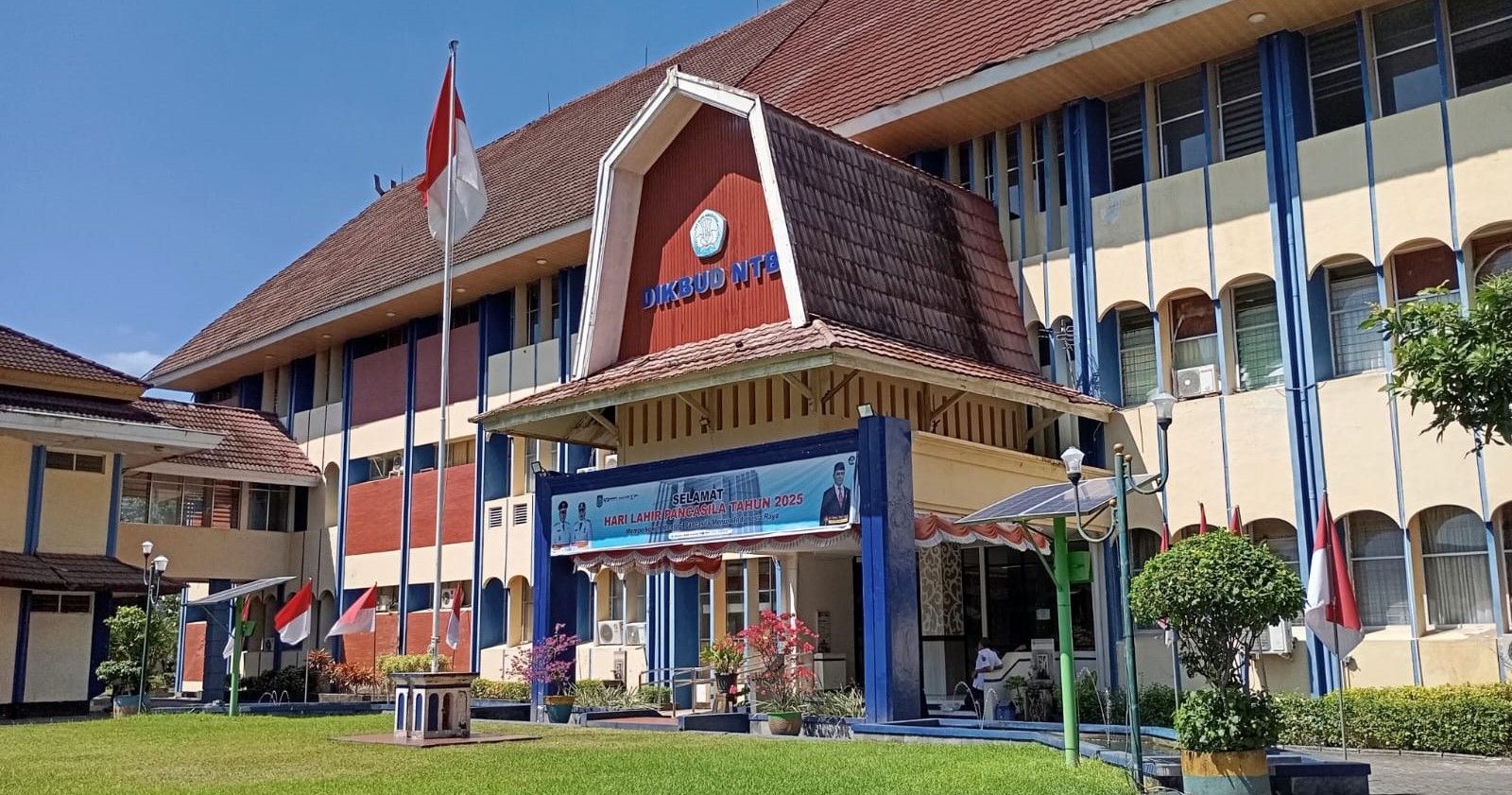 Inilah gedung Dikbud NTB yang ada di Jalan Pendidikan, Kota Mataram. Dikbud NTB matangkan persiapan jelang merger dengan Dispora tahun 2026.
