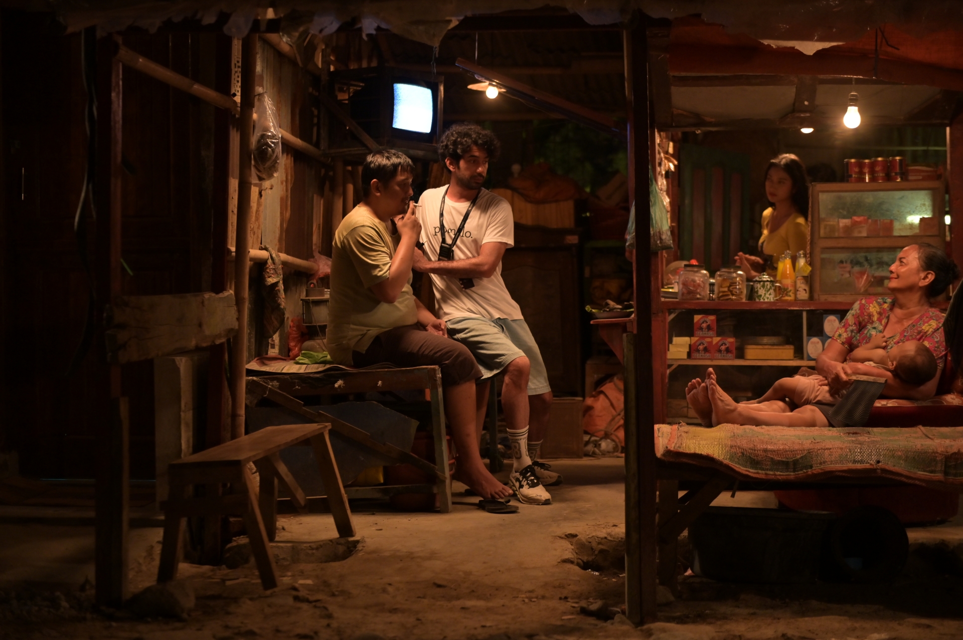 Lewat film ini, Reza menghadirkan kisah gigih seorang ibu (diperankan brilian oleh Claresta Taufan & Christine Hakim) dengan kejujuran dan empati yang mendalam.