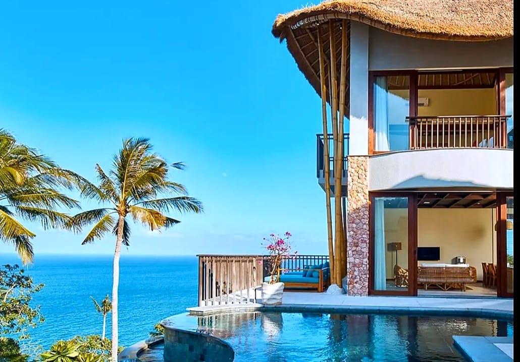 DESTINASI PREMIUM: Kalandara Resort menjadi salah satu tempat menginap di kawasan perbukitan Senggigi yang menyajikan panorama alam menakjubkan.