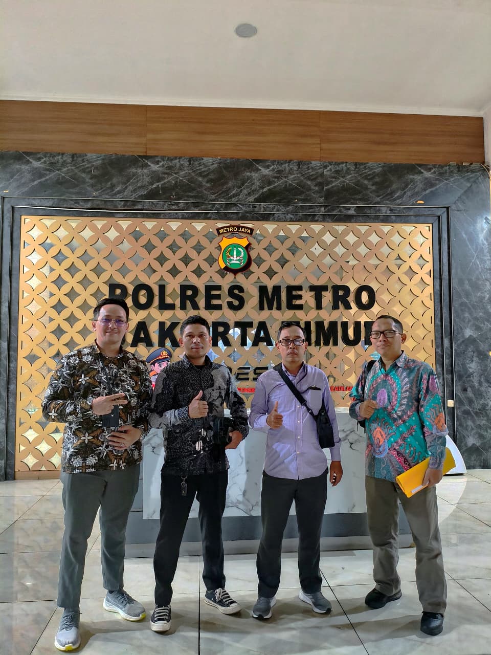 Tim LBH PADHRI usai berkoordinasi dengan Polres Jakarta Timur.