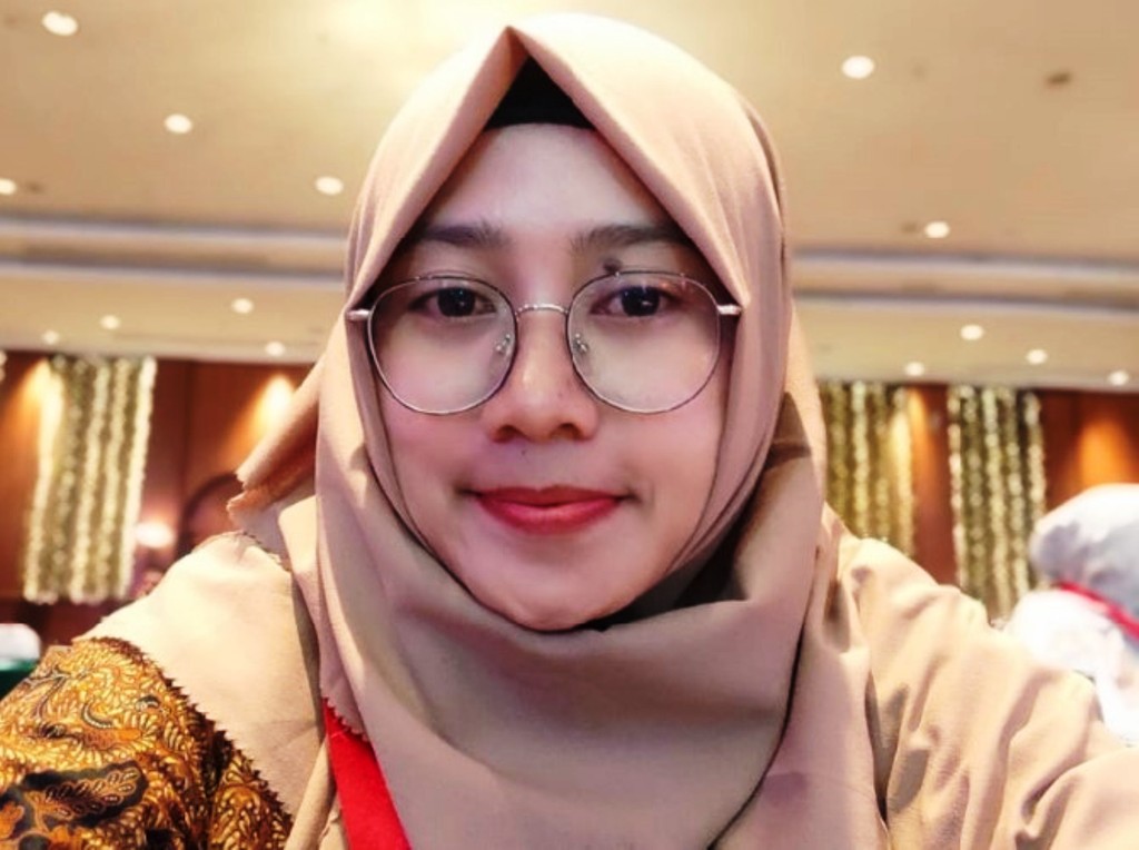 Dr. Elinda Rizkasari,S.Pd.,M.Pd Dosen prodi PGSD Unisri Surakarta