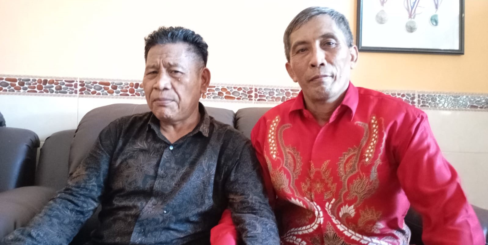 Plt SMAN 2 Gerung Lalu Gde Sumaryani meminta Dikbud NTB tegas mengawasi jalur domisili SPMB tahun depan.