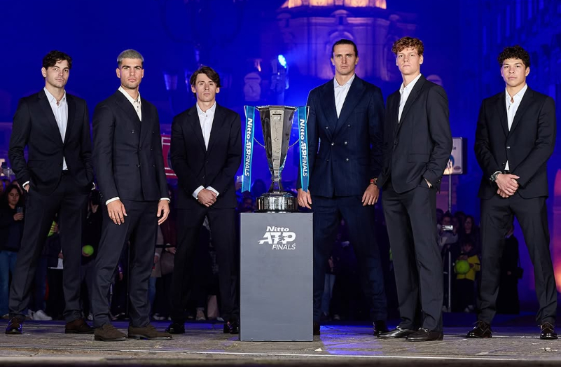 Ribuan penggemar memadati Piazza Castello untuk menyambut para bintang tenis dunia seperti Jannik Sinner, Carlos Alcaraz, dan Alexander Zverev dalam acara &ldquo;Meet the Champions&rdquo;