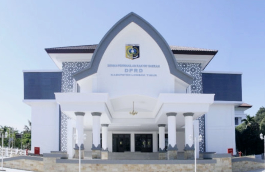 Anggota DPRD Lotim menyoroti lambannya penyerahan dokumen KUA-PPAS rancangan APBD 2026 ke DPRD.