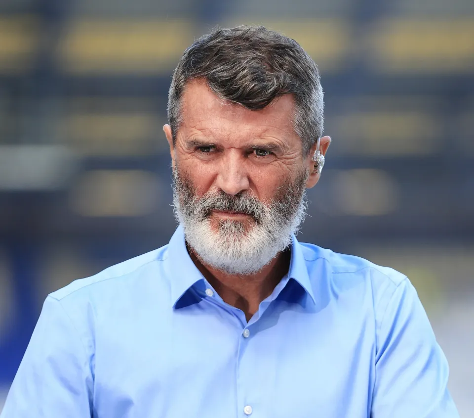 Roy Keane kritik suporter Liverpool yang mencemooh Trent Alexander-Arnold dan menegaskan pentingnya menghormati legenda klub.