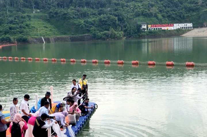 DESTINASI WISATA BARU: Danau di Bendungan Meninting menjadi salah satu daya tarik wisata di kawasan Gunungsari dan Batulayar.