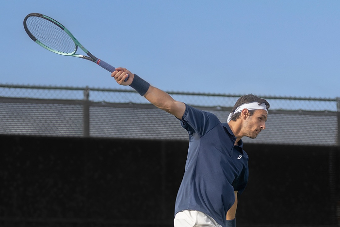 Novak Djokovic mundur dari Nitto ATP Finals 2025 karena cedera bahu, Lorenzo Musetti gantikan dan catat sejarah bersama Jannik Sinner di Turin.