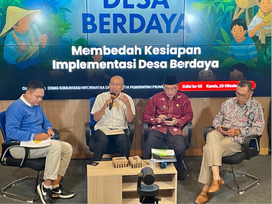 Kadis Kominfotik NTB Yusron Hadi dalam kegiatan Bincang Kamisan di UPT Layanan Digital Kompleks Kantor Gubernur NTB.