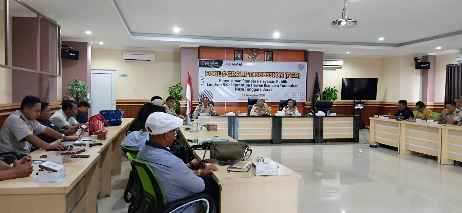 Pelayanan publik yang cepat, efisien, dan tanpa diskriminasi menjadi fokus utama lembaga Karantina di Indonesia. (NURUL/LOMBOK POST)