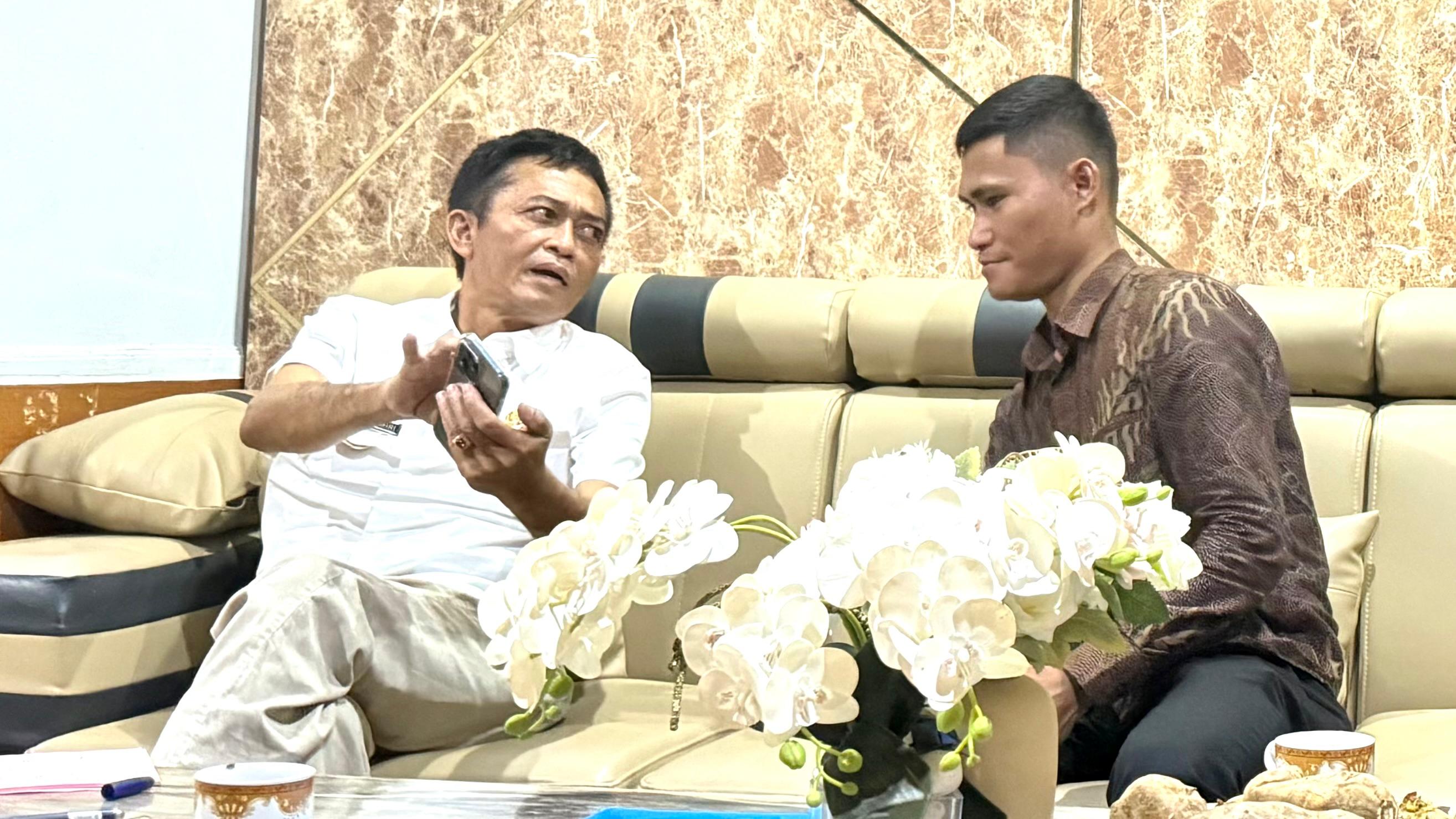 Korwil BN Lombok Tengah Lombok Tengah Muhammad Ihsan (kanan) saat berkoordinasi langsung dengan Bupati H Lalu Pathul Bahri membahas dampak positif program tersebut, belum lama ini.