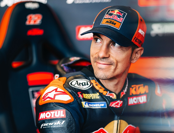 Maverick Vinales siap comeback di MotoGP Valencia 2025 usai cedera bahu. Pembalap Red Bull KTM Tech3 siap akhiri musim dengan semangat baru!