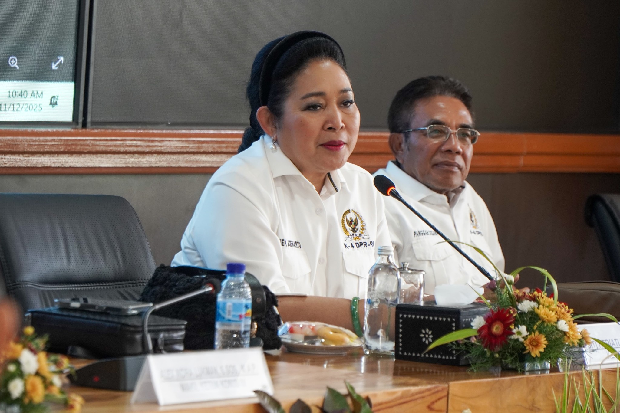Titiek Soeharto (kiri) saat memimpin  diskusi mengenai RUU Pangan menuju Swasembada Pangan Nasional, di Kantor Gubernur NTB, Rabu (12/11).