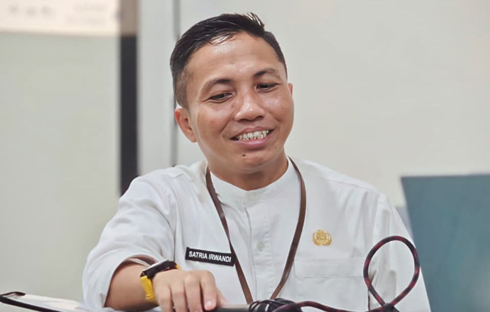 Kepala Sekolah SRMP 18 Lombok Barat Satria Irwandi