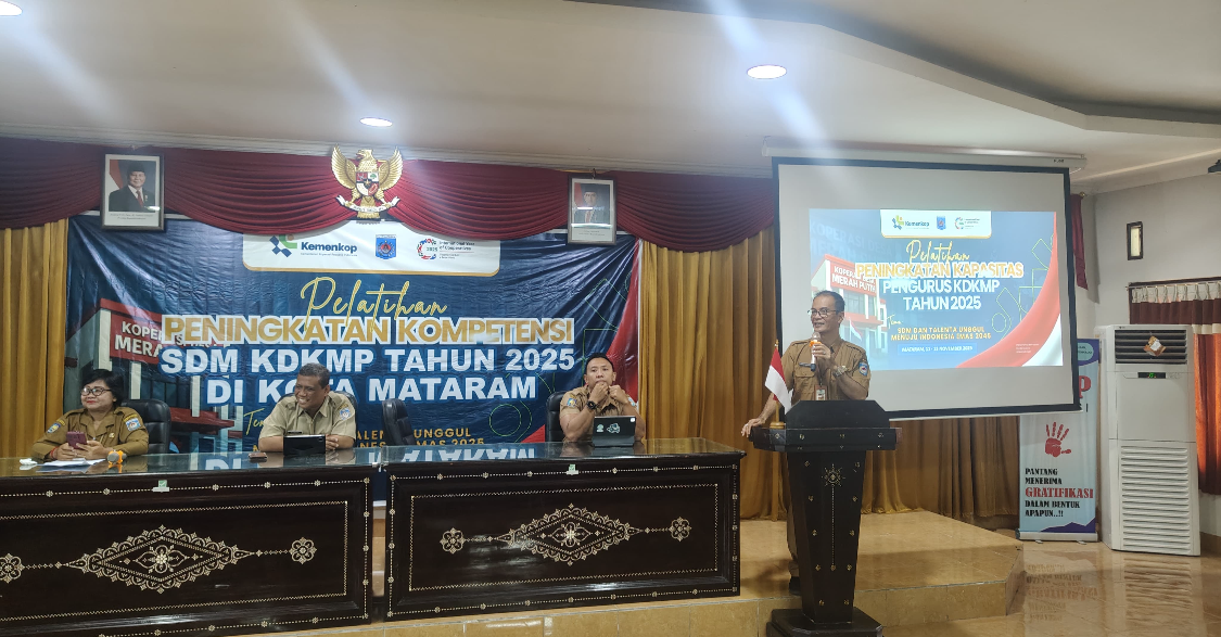 Kepala Disperinkop UKM Kota Mataram Jimmy Nelwan saat membuka acara pelatihan, Selasa (11/11).