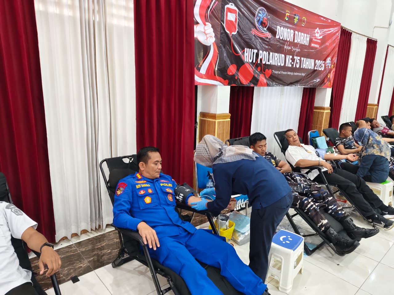 Ditpolairud Polda NTB menggelar donor darah di Gedung Sasana Dharma Polda NTB, Rabu (12/11).