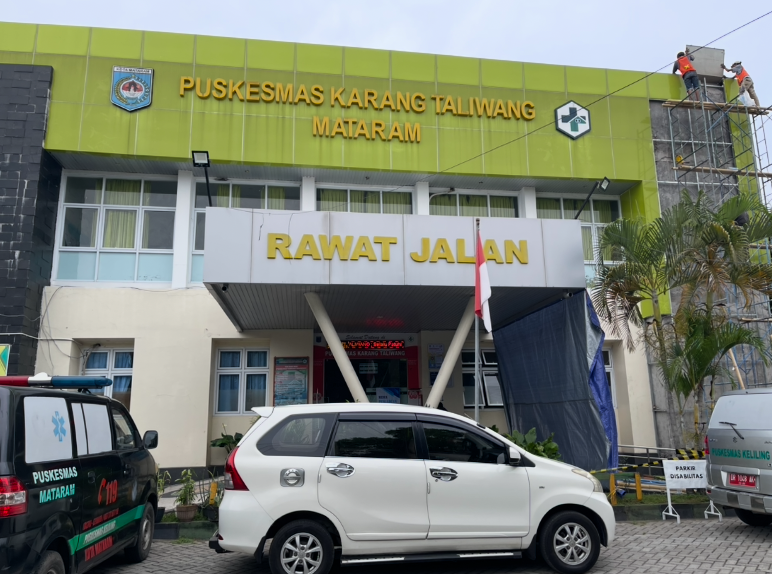 Tampilan depan Puskesmas Karang Taliwang Kota Mataram.
